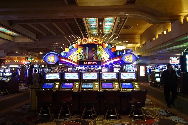 How to play slot machine games